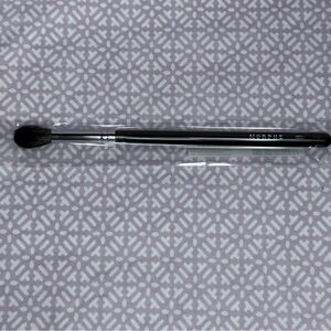 Morphe M504 Tapered Brush with Black Handle